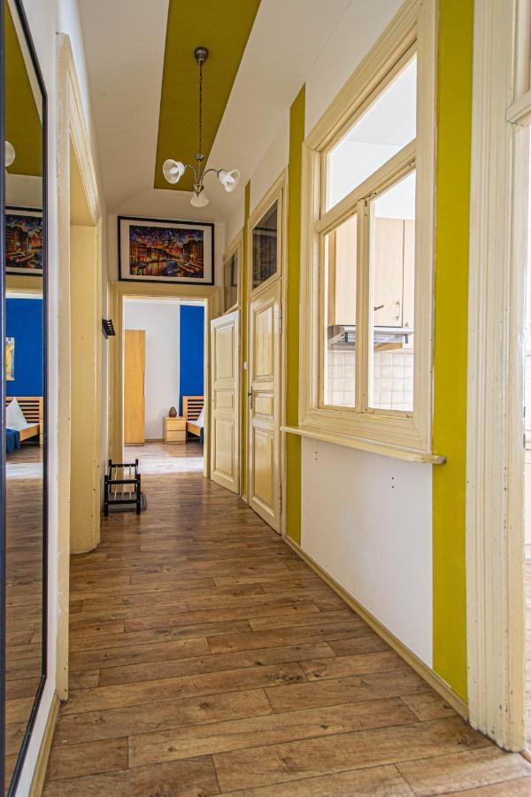 For Celebrations Spacious 3bdr With Balcony Apartment Prag