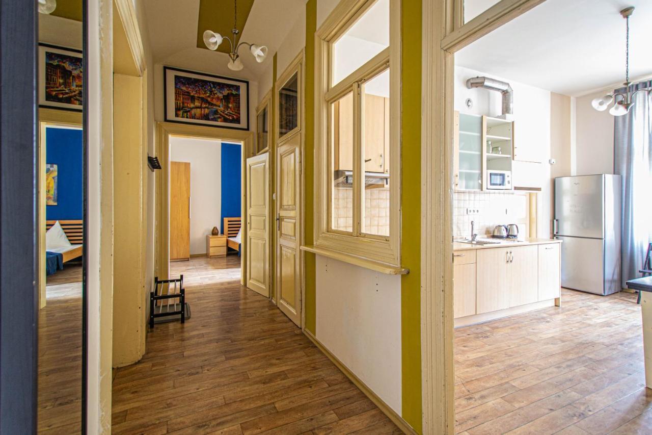 Apartment For Celebrations Spacious 3bdr With Balcony Prag